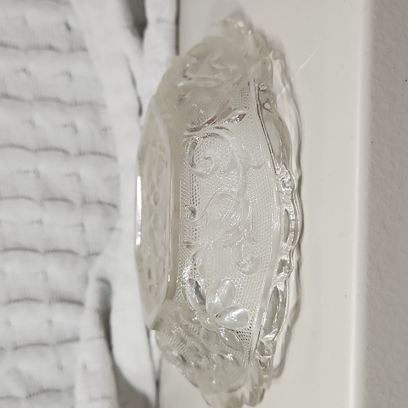 🕸Vintage Glass Octagon Shaped Floral Accented Textured Exterior Mini Dish - Picture 5 of 7